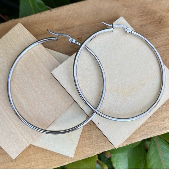 Waterproof  Stainless Steel Medium Hoop Earrings Silver Arracadas Acero - Picture 3 of 6